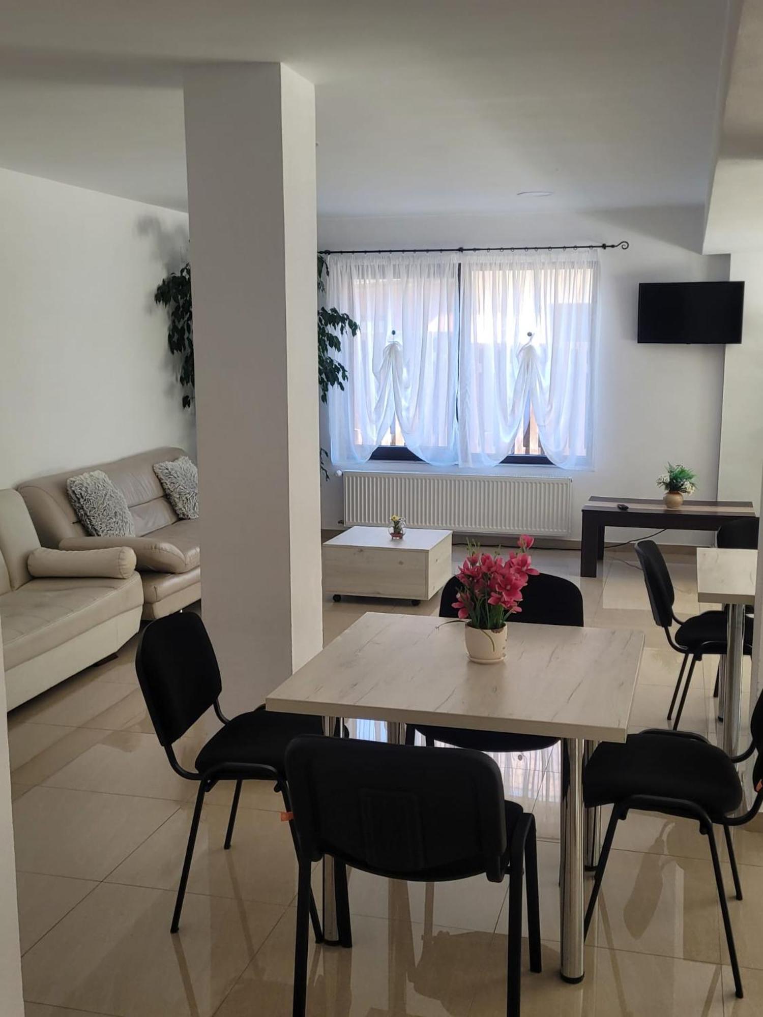 Vila Emma Rîşnov Luaran gambar