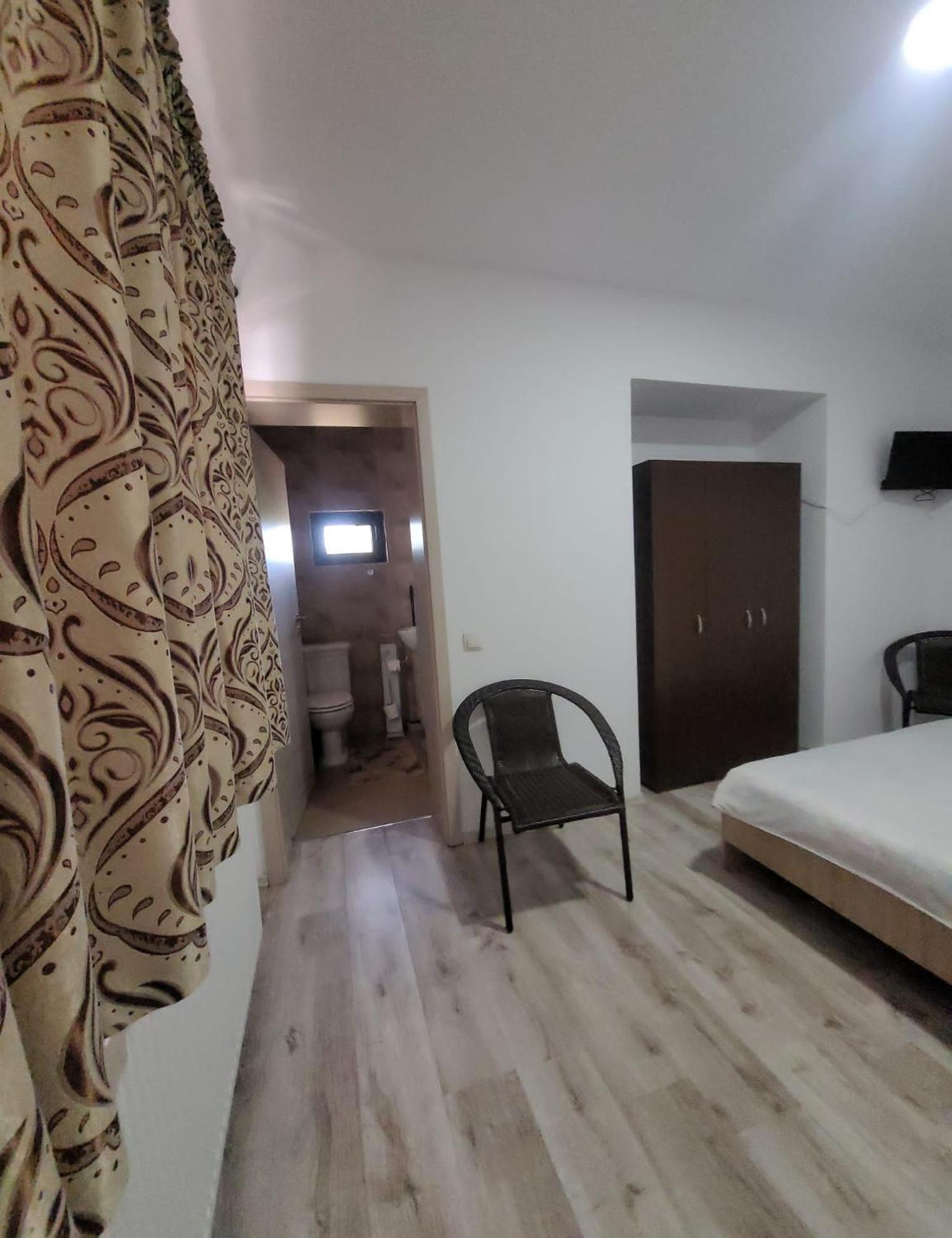 Vila Emma Rîşnov Luaran gambar