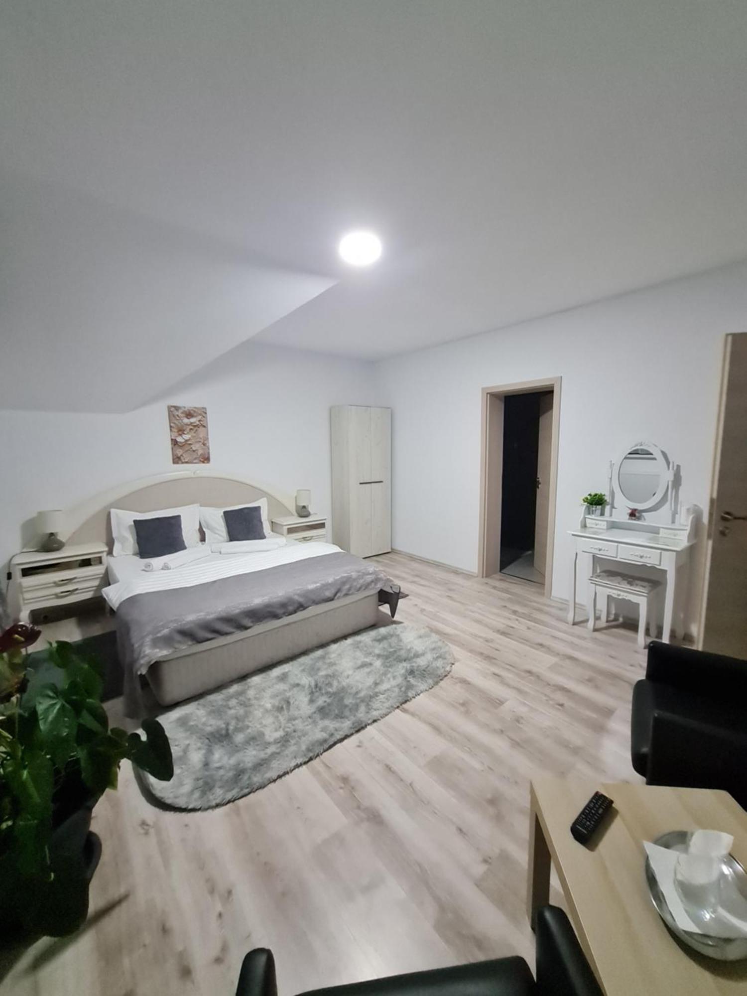 Vila Emma Rîşnov Luaran gambar