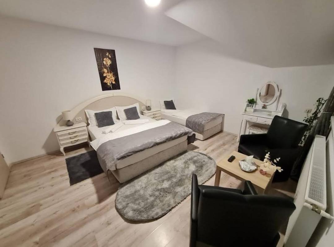 Vila Emma Rîşnov Luaran gambar